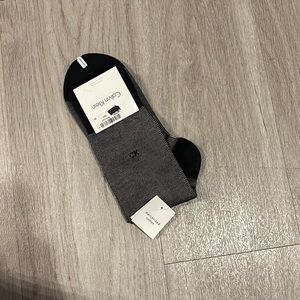 NWT MENS CALVIN KLEIN HIGH SOCKS